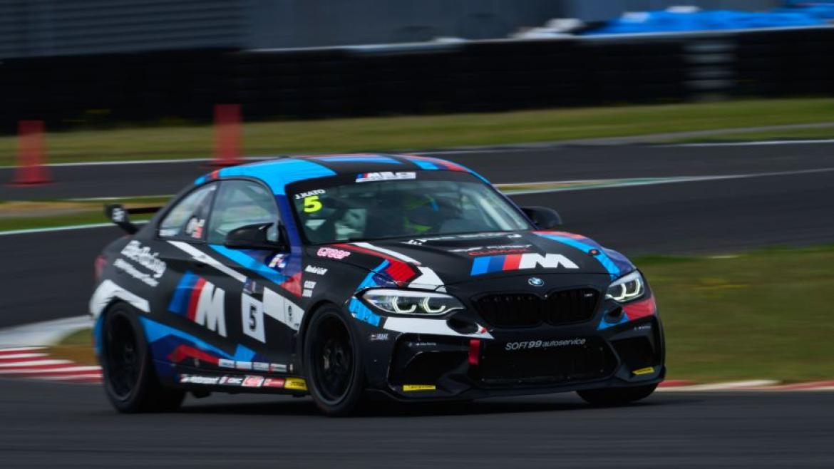 BMW M2 CS RACING RENTAL 開始